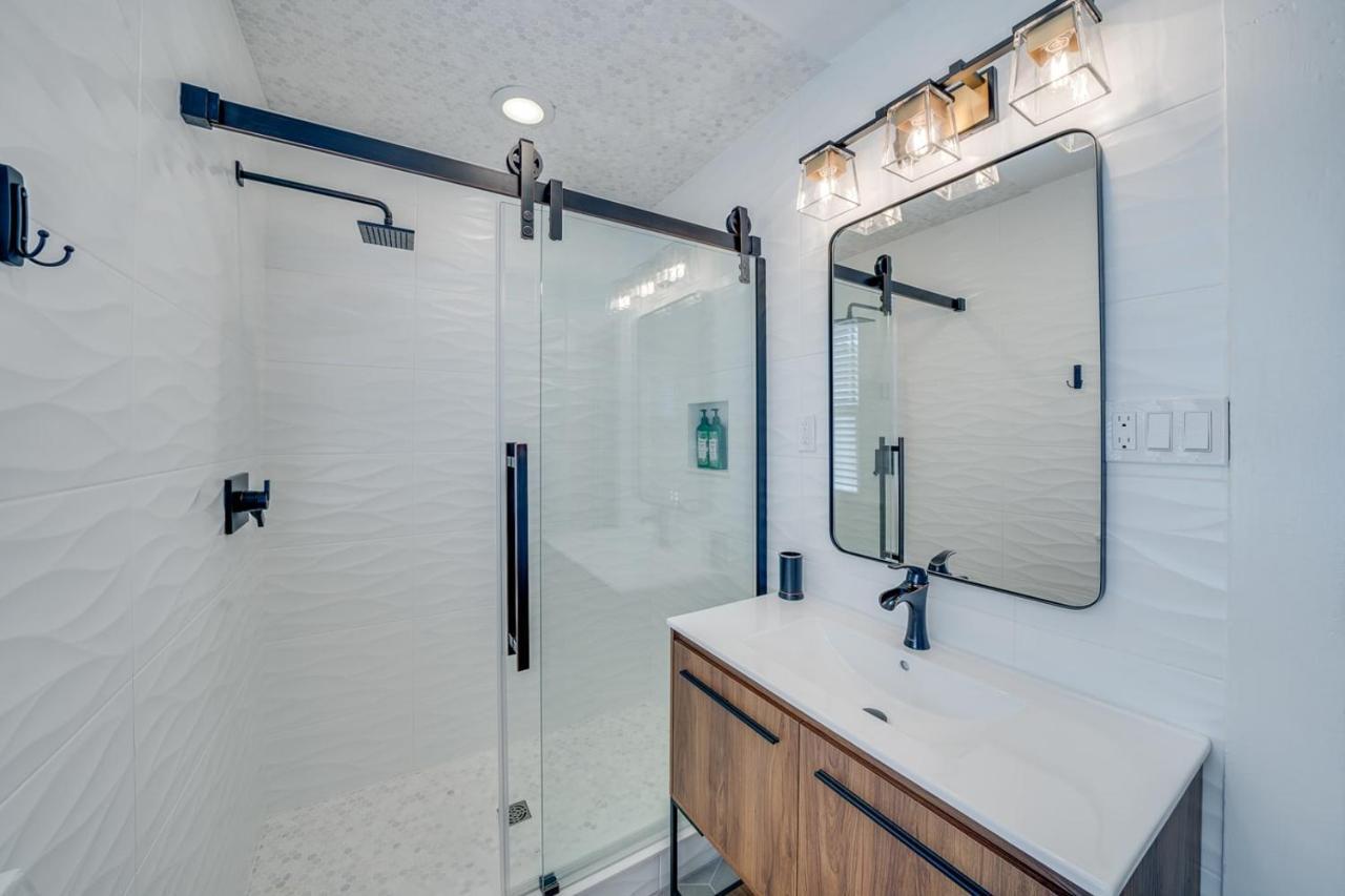 Updated Early 1900S 2Br Cottage Walking Distance To Downtown With Onsite Parking St. Augustine Esterno foto