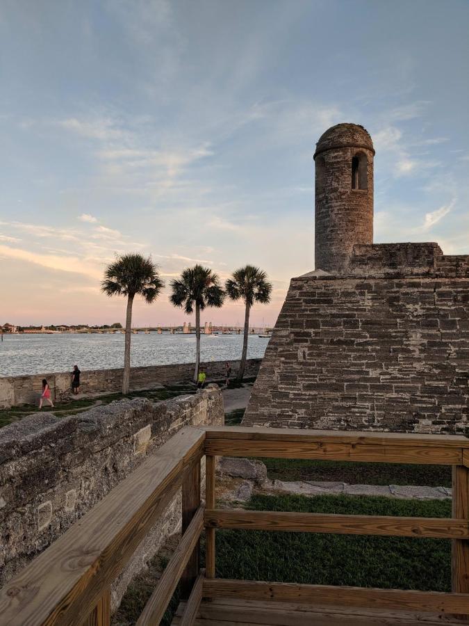 Updated Early 1900S 2Br Cottage Walking Distance To Downtown With Onsite Parking St. Augustine Esterno foto